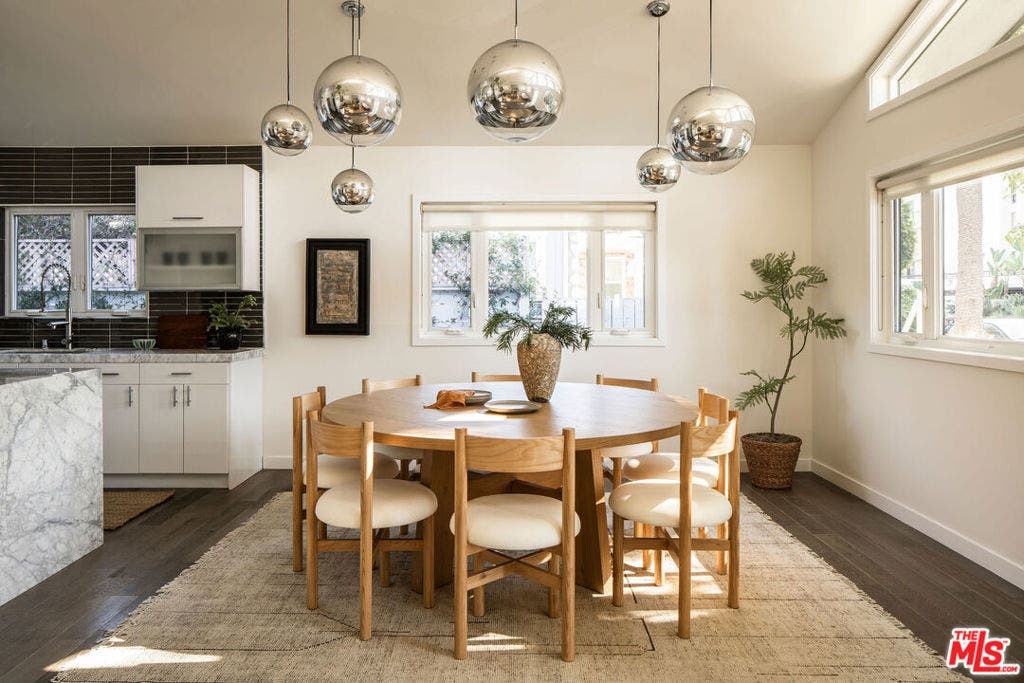 3758 Barry Avenue, Los Angeles, CA 90066