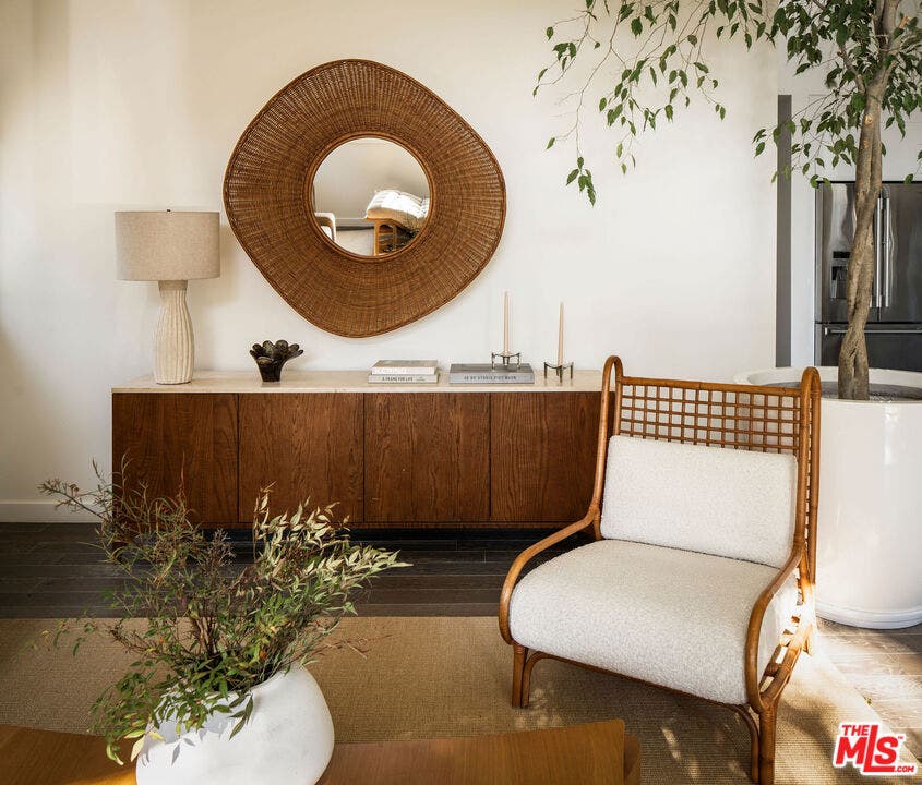 3758 Barry Avenue, Los Angeles, CA 90066