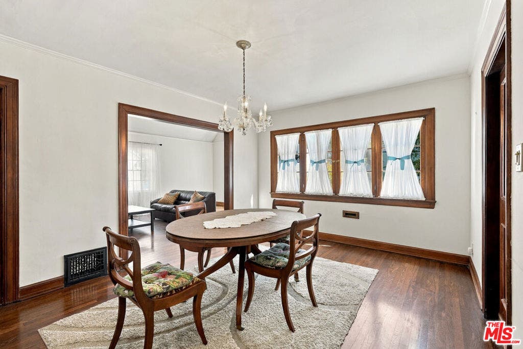 343 N Bronson Avenue, Los Angeles, CA 90004