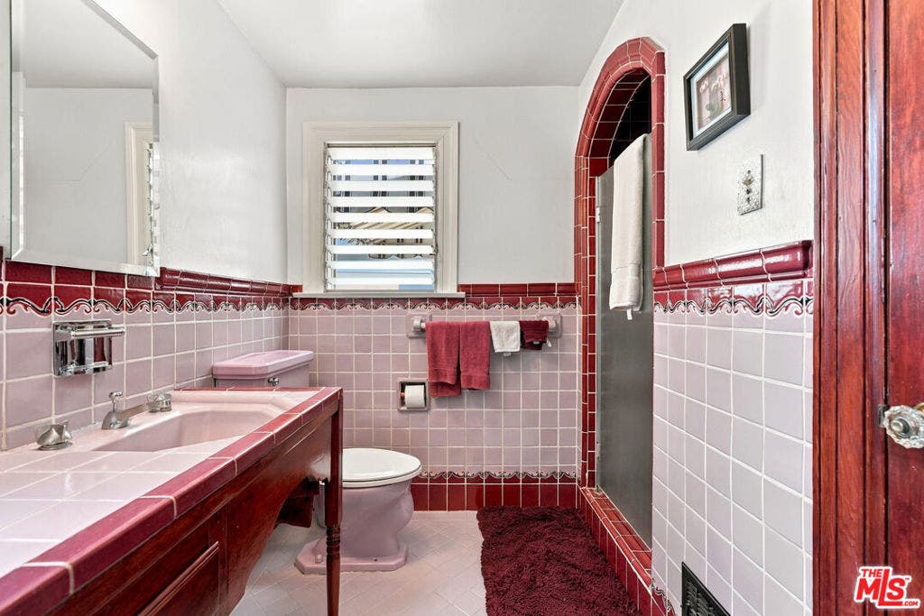 343 N Bronson Avenue, Los Angeles, CA 90004