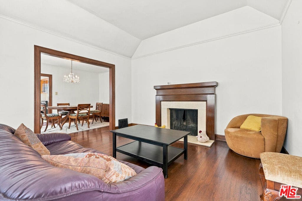 343 N Bronson Avenue, Los Angeles, CA 90004