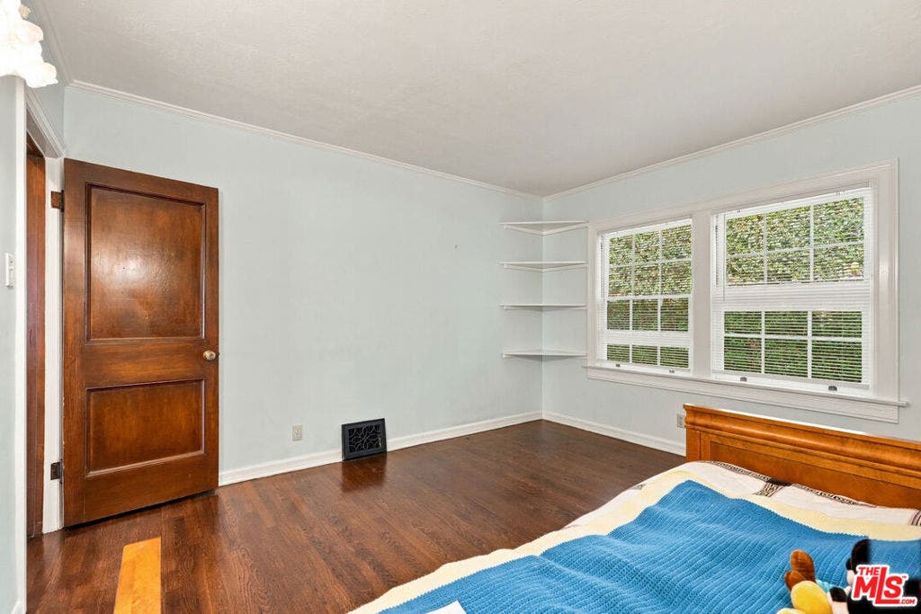 343 N Bronson Avenue, Los Angeles, CA 90004