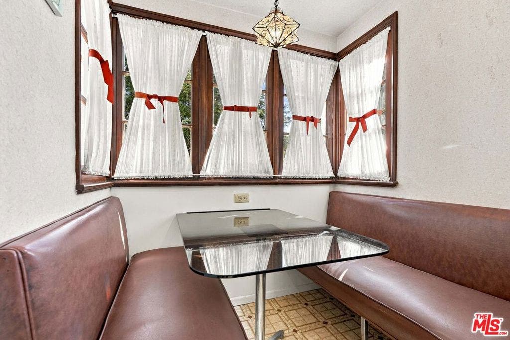 343 N Bronson Avenue, Los Angeles, CA 90004