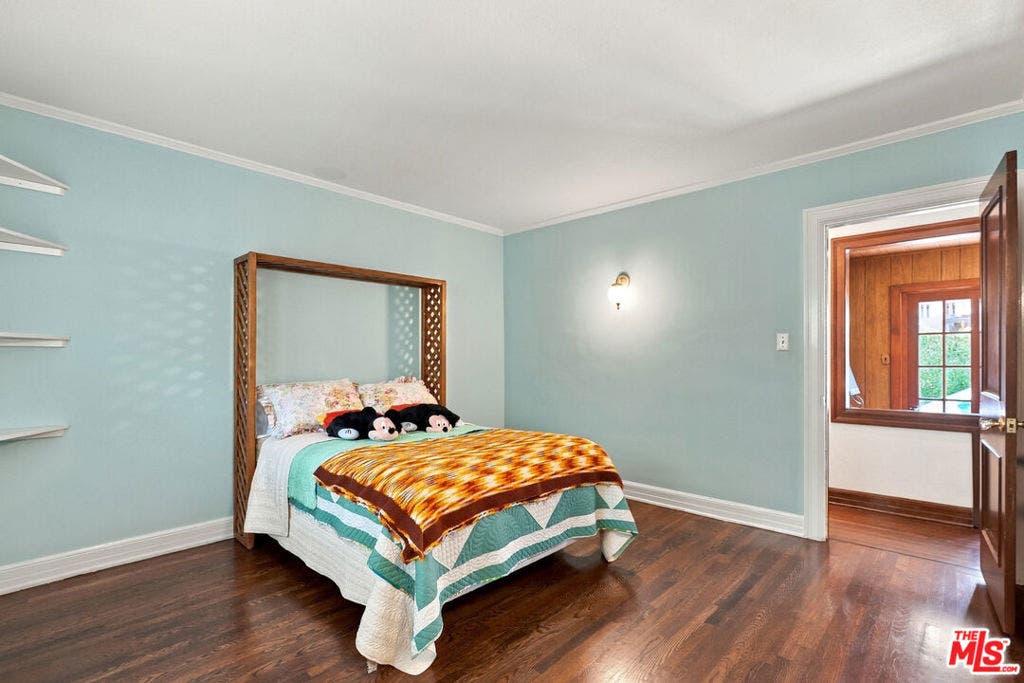 343 N Bronson Avenue, Los Angeles, CA 90004