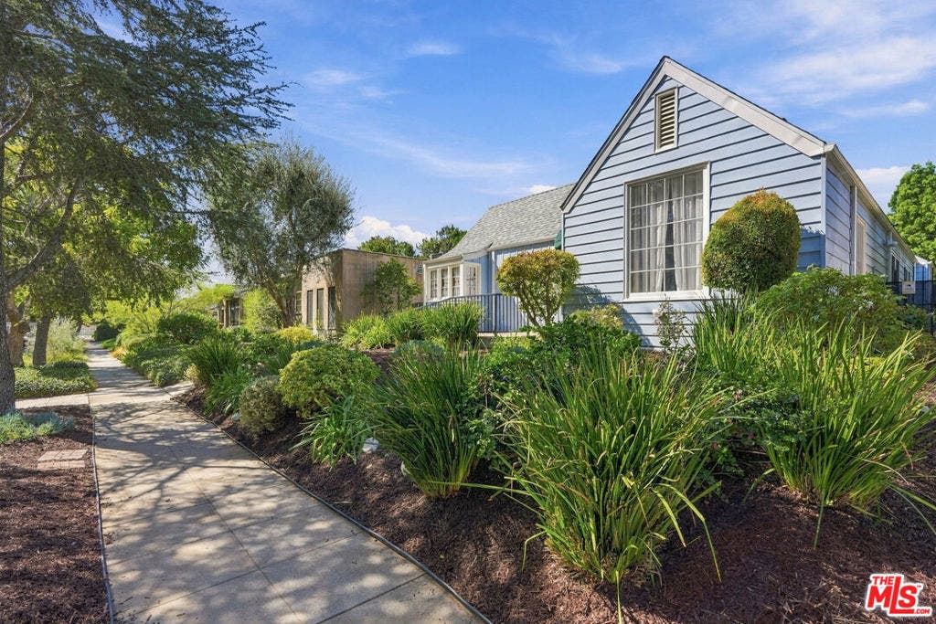 343 N Bronson Avenue, Los Angeles, CA 90004