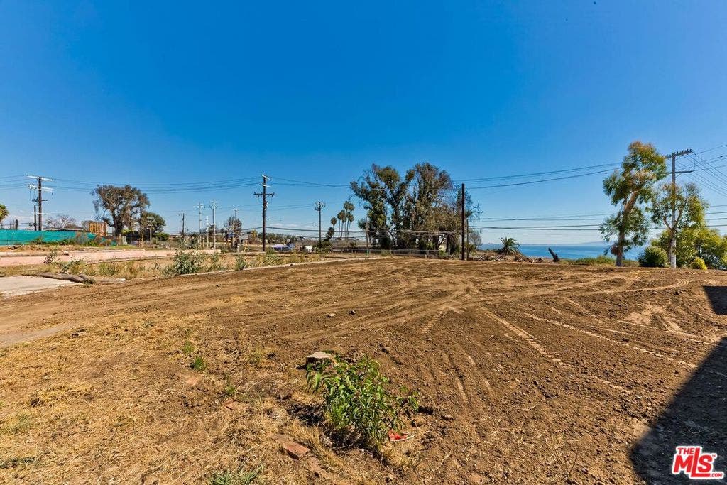 17056 Livorno Drive, Pacific Palisades, CA 90272