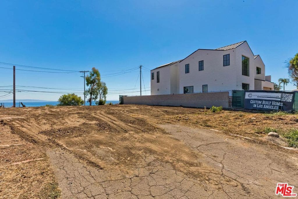 17056 Livorno Drive, Pacific Palisades, CA 90272