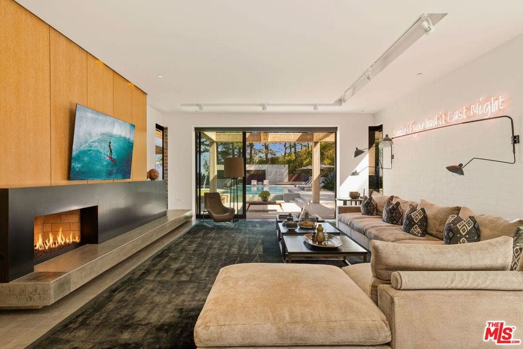 3350 Stone Ridge Lane, Los Angeles, CA 90077 3350 Stone Ridge Lane, Los Angeles, CA 90077