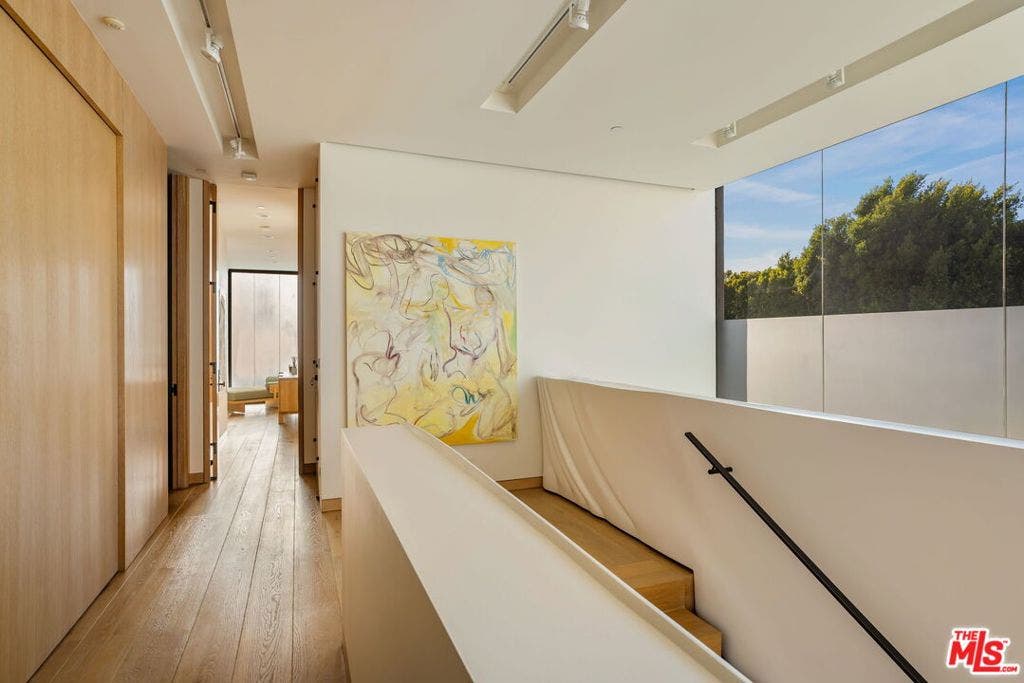 3350 Stone Ridge Lane, Los Angeles, CA 90077 3350 Stone Ridge Lane, Los Angeles, CA 90077