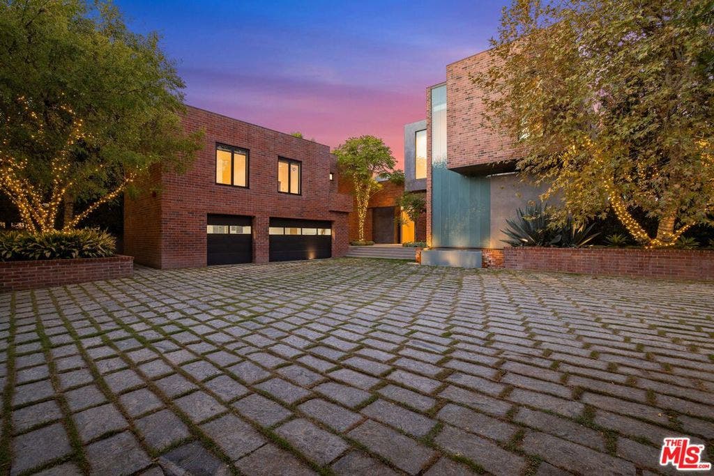 3350 Stone Ridge Lane, Los Angeles, CA 90077 3350 Stone Ridge Lane, Los Angeles, CA 90077