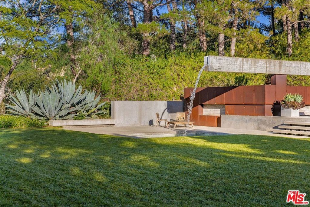3350 Stone Ridge Lane, Los Angeles, CA 90077 3350 Stone Ridge Lane, Los Angeles, CA 90077