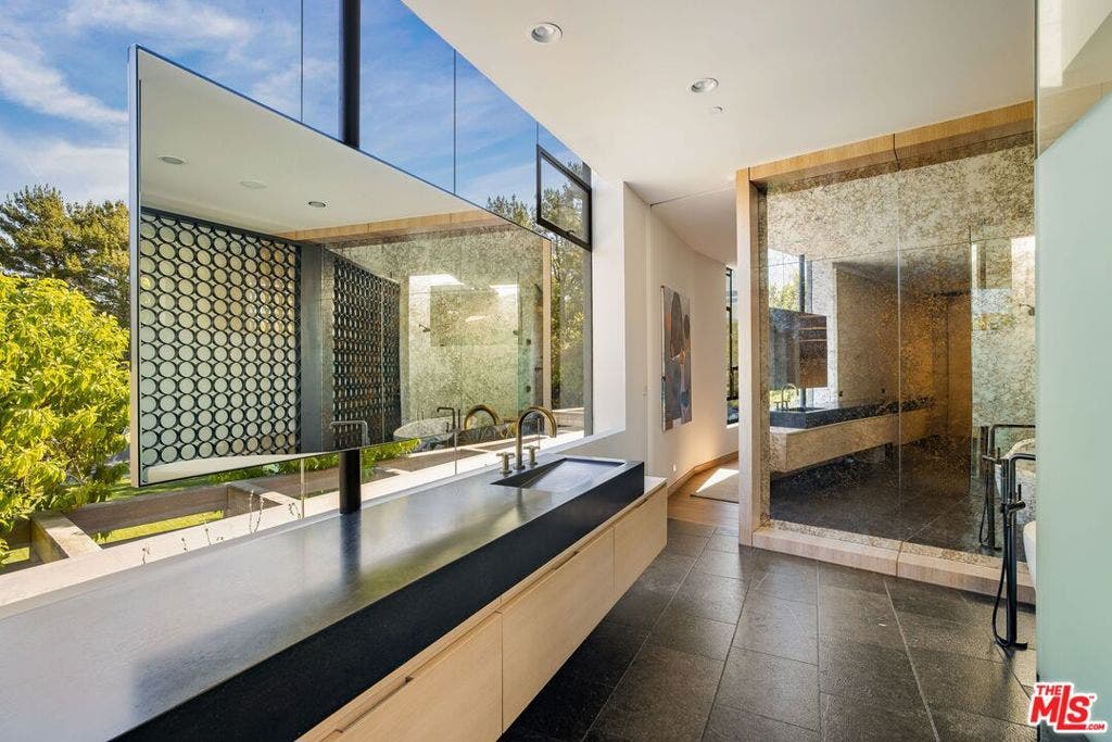 3350 Stone Ridge Lane, Los Angeles, CA 90077 3350 Stone Ridge Lane, Los Angeles, CA 90077