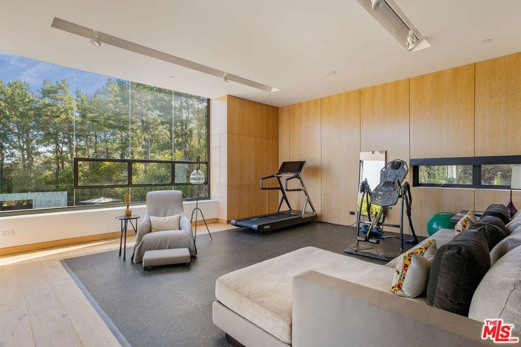 3350 Stone Ridge Lane, Los Angeles, CA 90077 3350 Stone Ridge Lane, Los Angeles, CA 90077