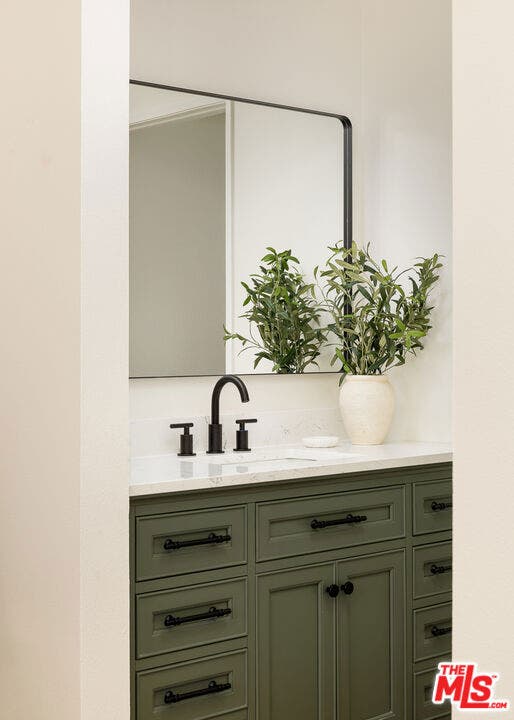 1098 Everett Place, Los Angeles, CA 90026