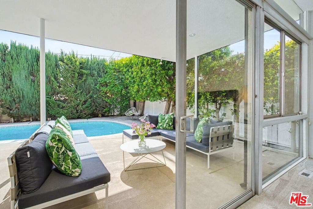 6110 Mary Ellen Avenue, Van Nuys, CA 91401