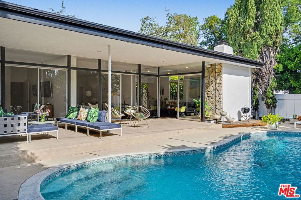 6110 Mary Ellen Avenue, Van Nuys, CA 91401