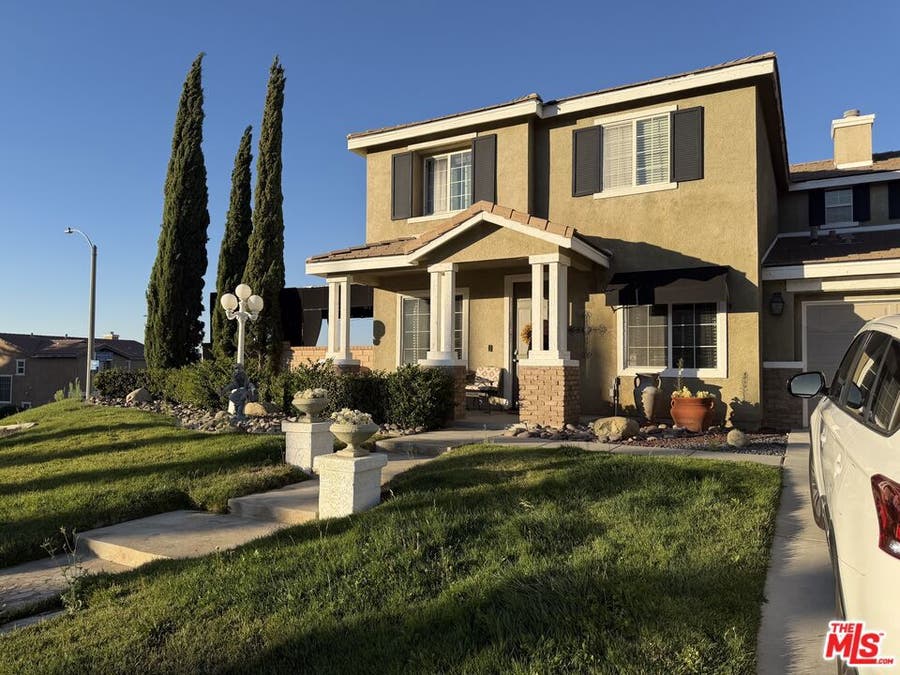Property photo for 2409 Foxglove Court, Palmdale, CA