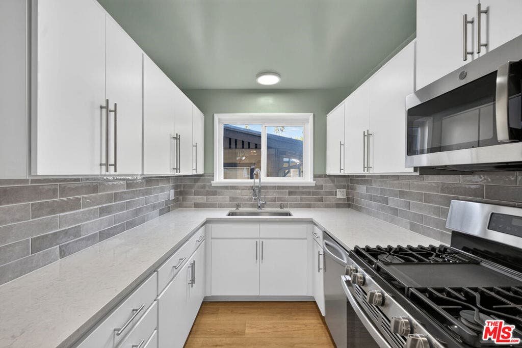 937 18th Street, #2, Santa Monica, CA 90403 937 18th Street, #2, Santa Monica, CA 90403