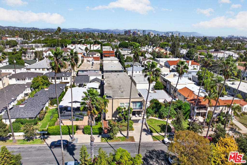 937 18th Street, #2, Santa Monica, CA 90403 937 18th Street, #2, Santa Monica, CA 90403