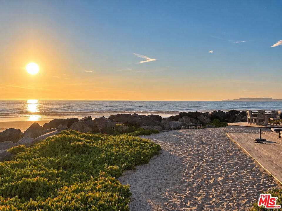 4217 Avenue Del Mar, Carpinteria, CA 93013 4217 Avenue Del Mar, Carpinteria, CA 93013