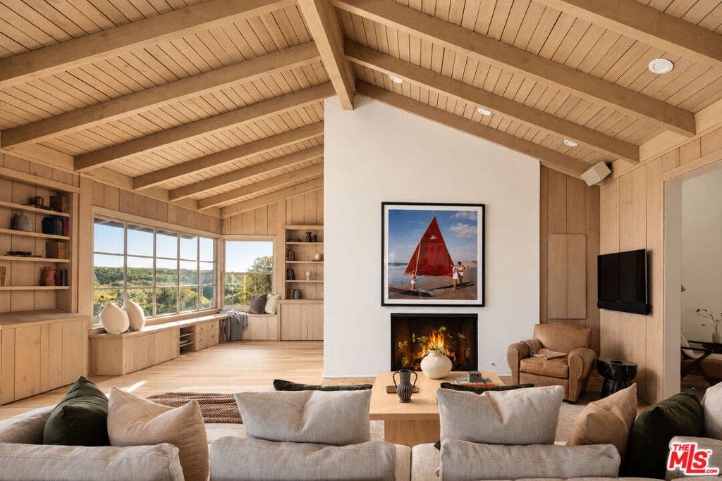 4217 Avenue Del Mar, Carpinteria, CA 93013 4217 Avenue Del Mar, Carpinteria, CA 93013