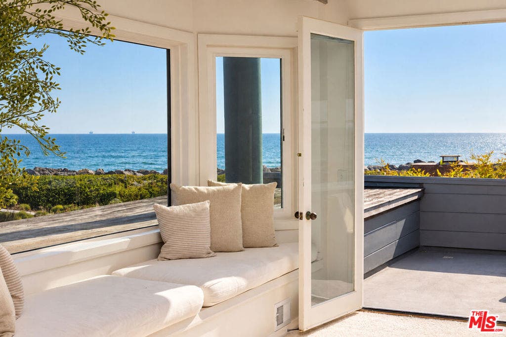 4217 Avenue Del Mar, Carpinteria, CA 93013 4217 Avenue Del Mar, Carpinteria, CA 93013
