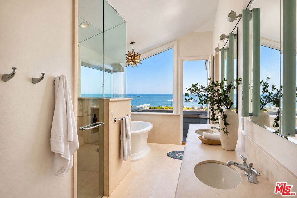 4217 Avenue Del Mar, Carpinteria, CA 93013 4217 Avenue Del Mar, Carpinteria, CA 93013