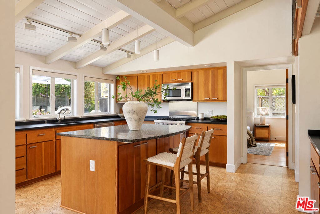4217 Avenue Del Mar, Carpinteria, CA 93013 4217 Avenue Del Mar, Carpinteria, CA 93013
