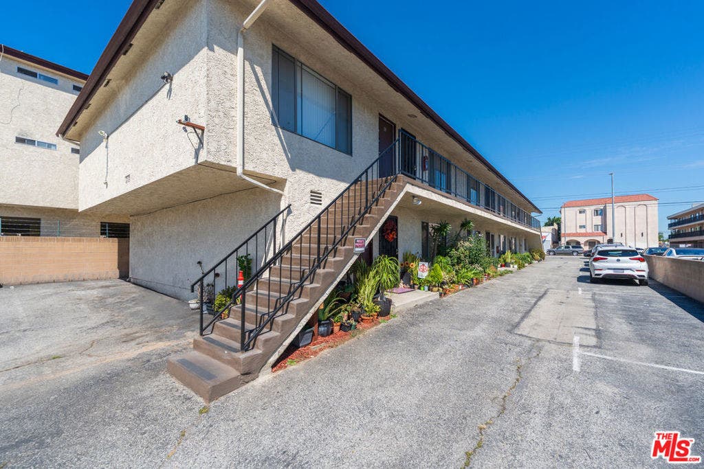 1562 W Carson Street, Torrance, CA 90501 1562 W Carson Street, Torrance, CA 90501