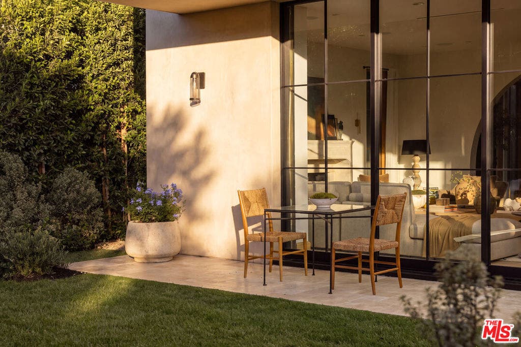 851 Malcolm Avenue, Los Angeles, CA 90024 851 Malcolm Avenue, Los Angeles, CA 90024