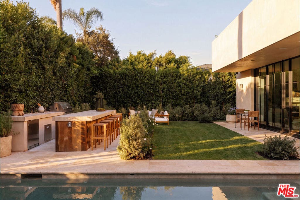 851 Malcolm Avenue, Los Angeles, CA 90024 851 Malcolm Avenue, Los Angeles, CA 90024
