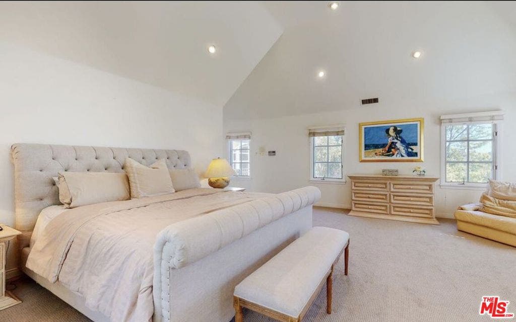 898 N Bundy Drive, Los Angeles, CA 90049