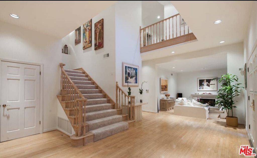 898 N Bundy Drive, Los Angeles, CA 90049