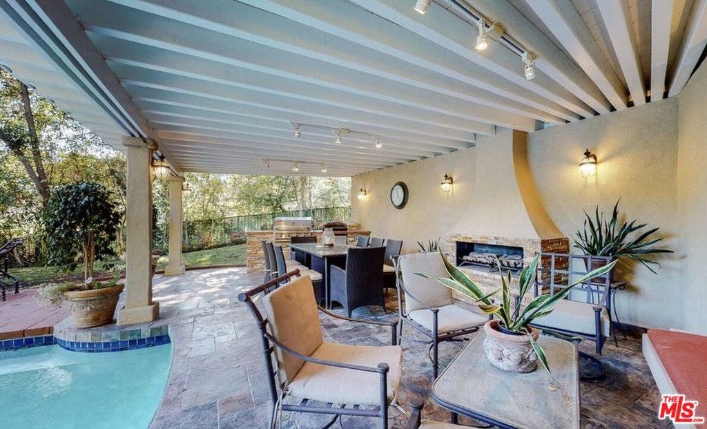 898 N Bundy Drive, Los Angeles, CA 90049