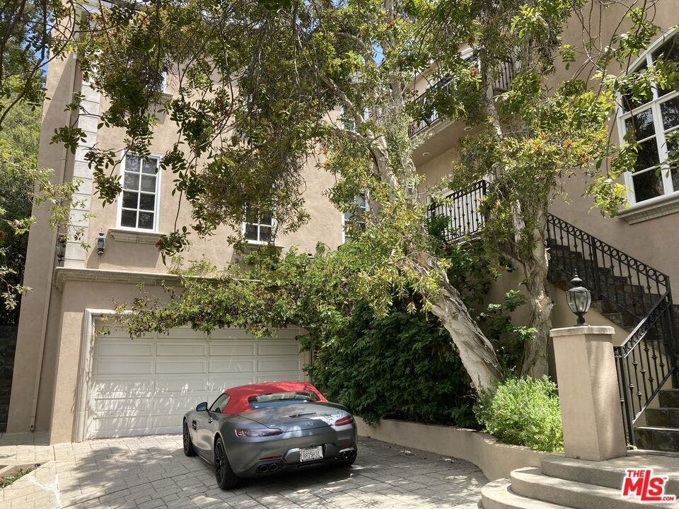 898 N Bundy Drive, Los Angeles, CA 90049