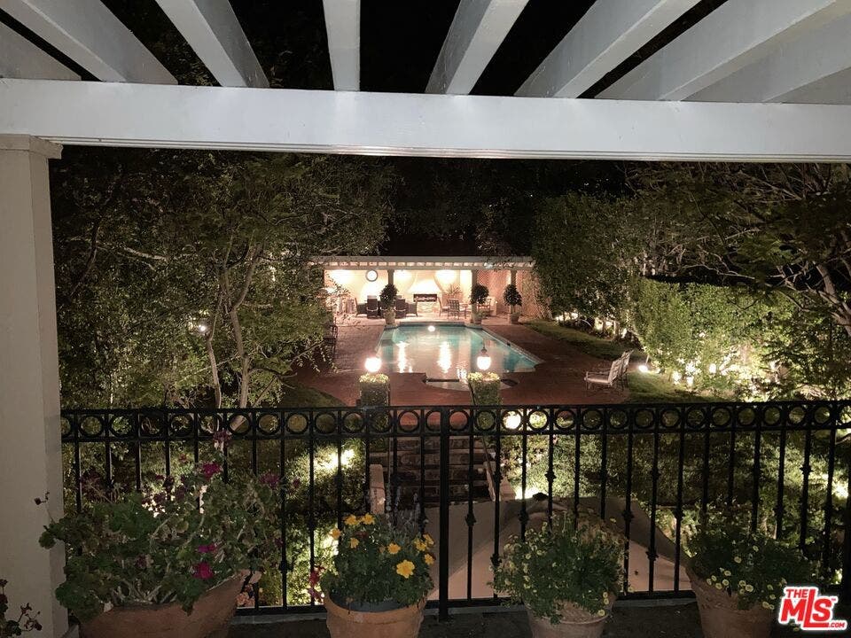 898 N Bundy Drive, Los Angeles, CA 90049