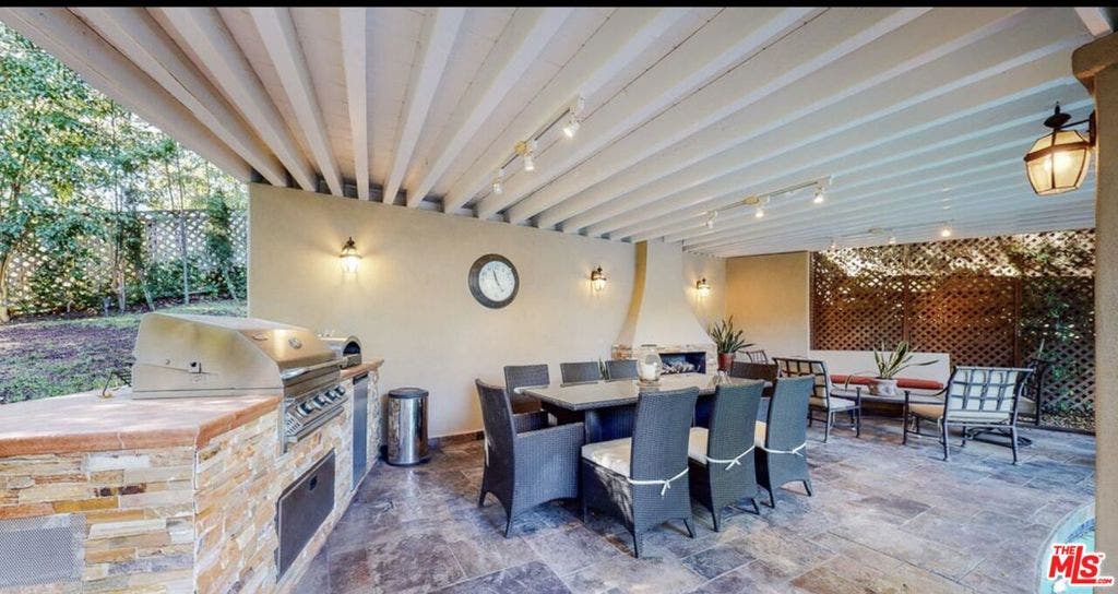 898 N Bundy Drive, Los Angeles, CA 90049