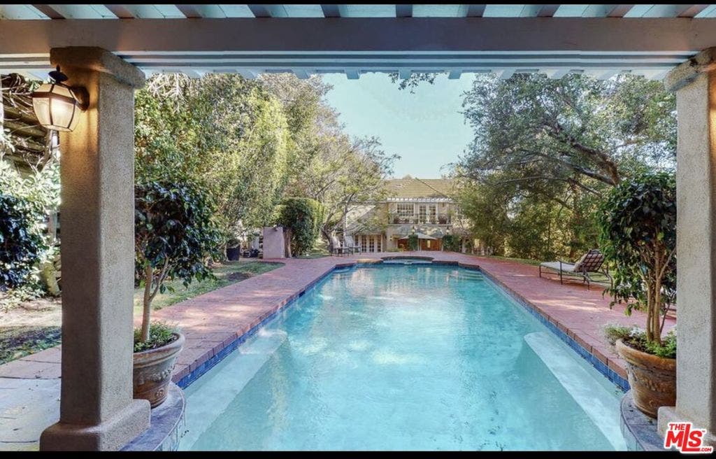 898 N Bundy Drive, Los Angeles, CA 90049