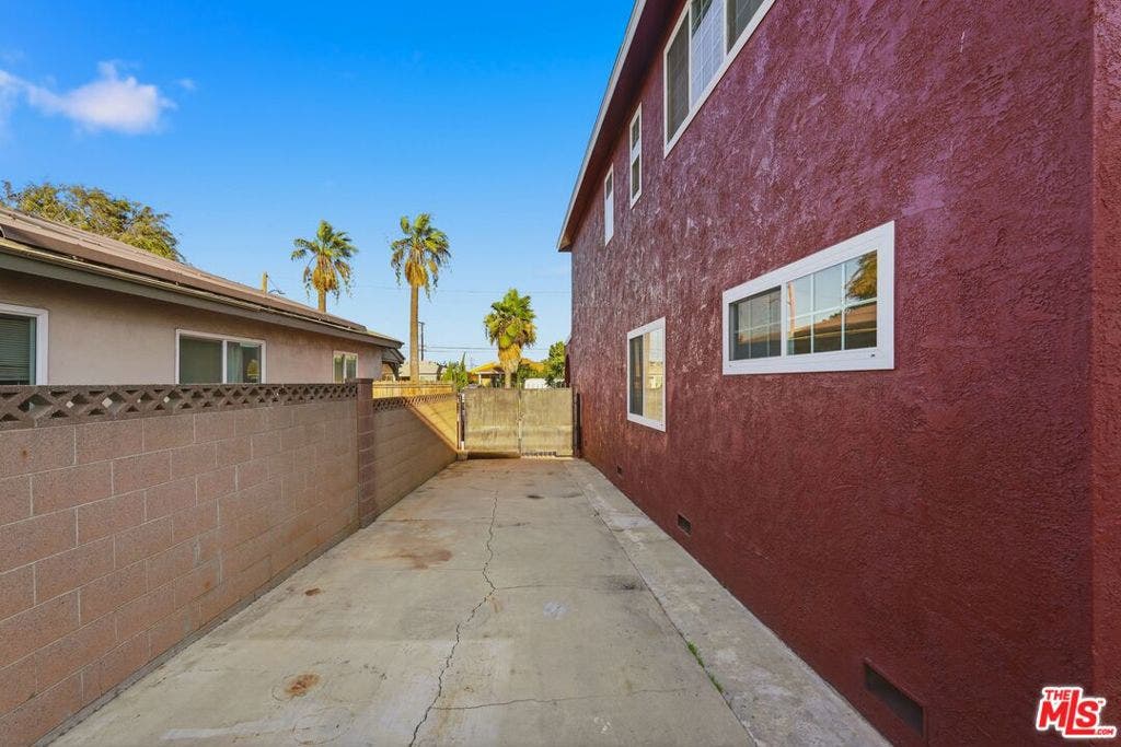 15513 S Tarrant Avenue, Compton, CA 90220