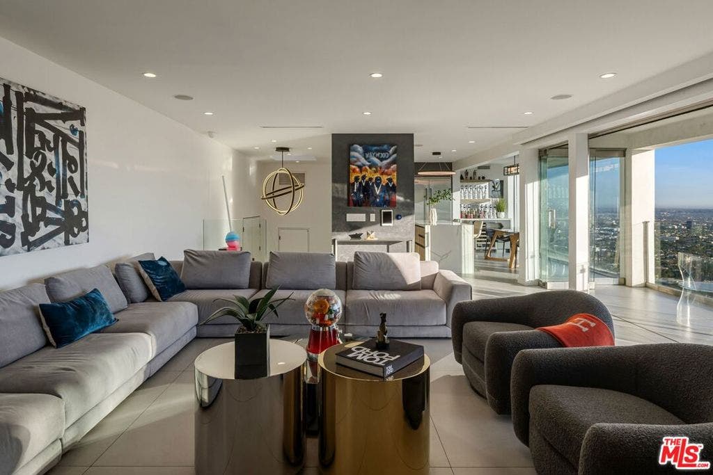 8620 Hillside Avenue, West Hollywood, CA 90069 8620 Hillside Avenue, West Hollywood, CA 90069