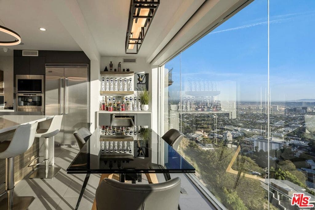 8620 Hillside Avenue, West Hollywood, CA 90069 8620 Hillside Avenue, West Hollywood, CA 90069