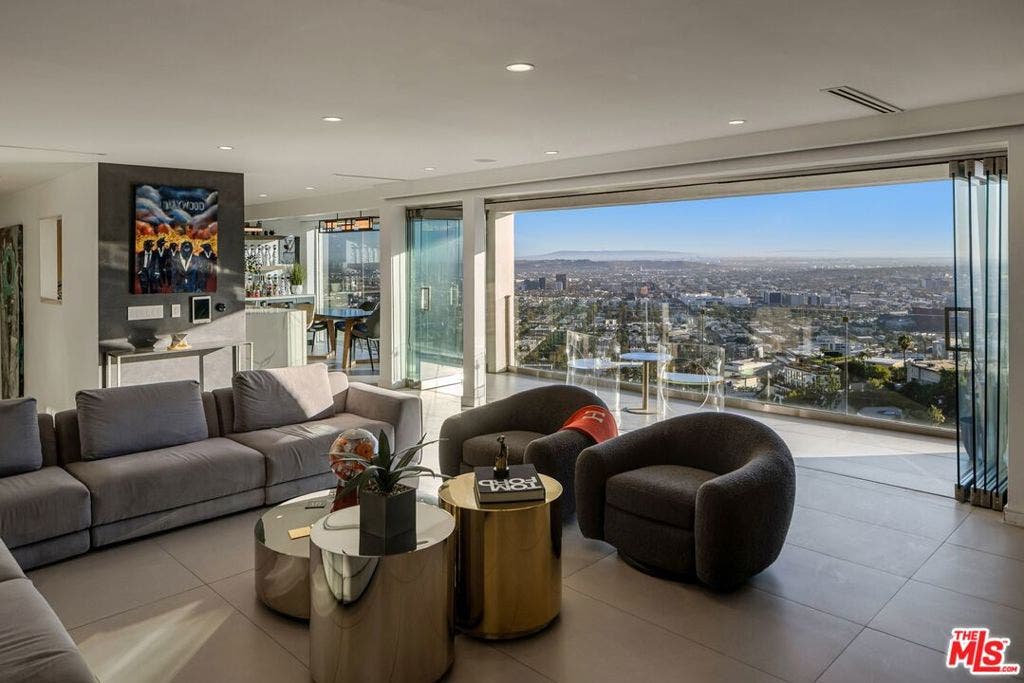 8620 Hillside Avenue, West Hollywood, CA 90069 8620 Hillside Avenue, West Hollywood, CA 90069