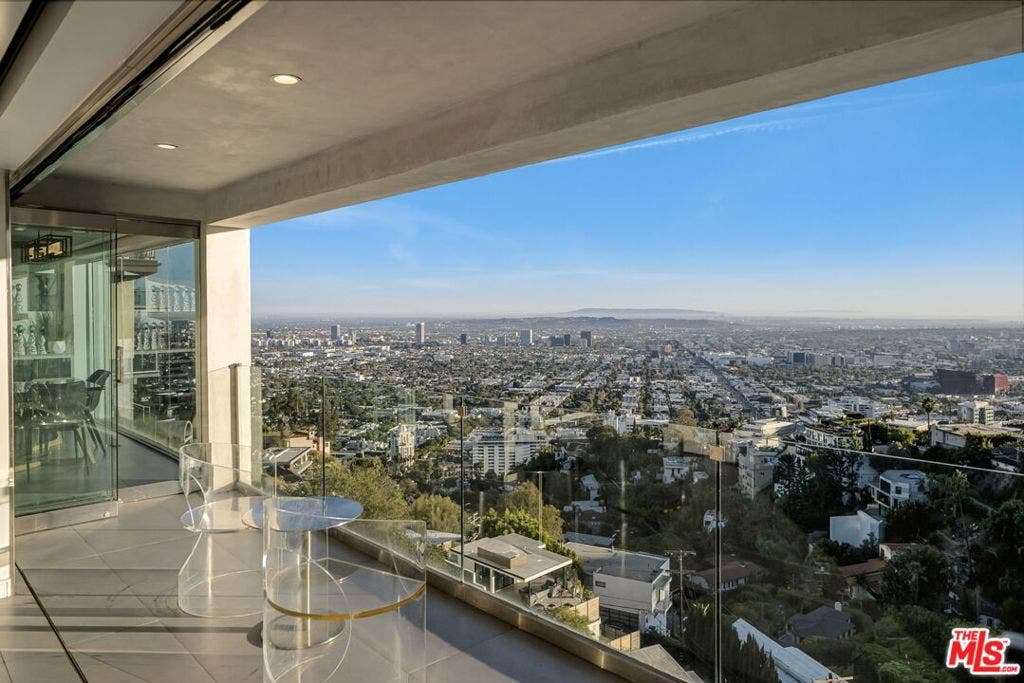 8620 Hillside Avenue, West Hollywood, CA 90069 8620 Hillside Avenue, West Hollywood, CA 90069