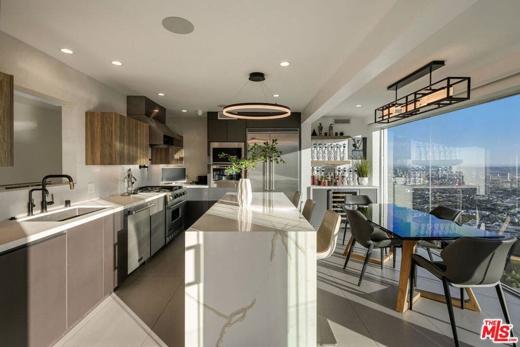 8620 Hillside Avenue, West Hollywood, CA 90069 8620 Hillside Avenue, West Hollywood, CA 90069