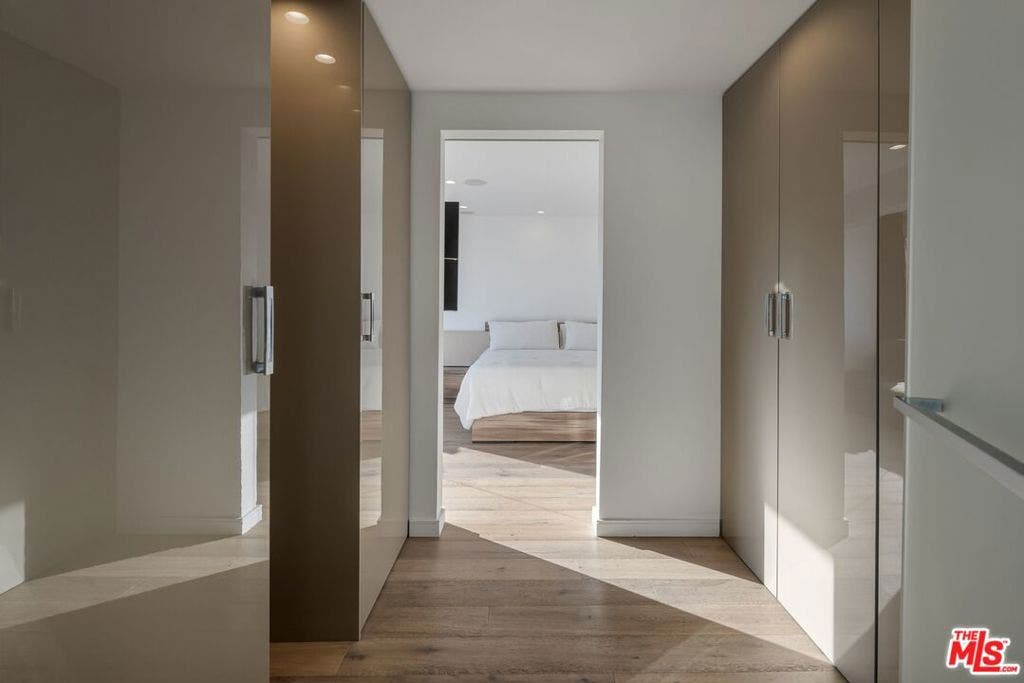 8620 Hillside Avenue, West Hollywood, CA 90069 8620 Hillside Avenue, West Hollywood, CA 90069