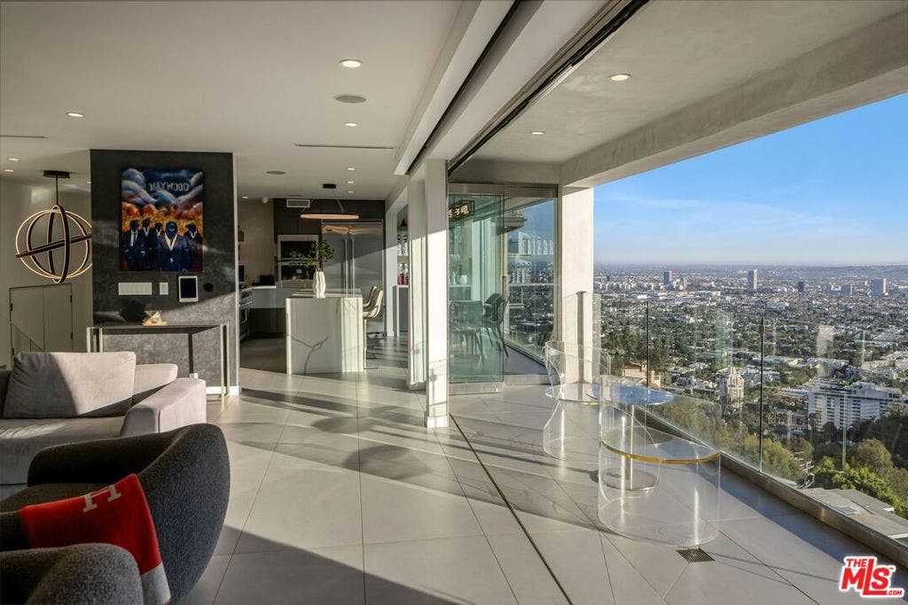 8620 Hillside Avenue, West Hollywood, CA 90069 8620 Hillside Avenue, West Hollywood, CA 90069