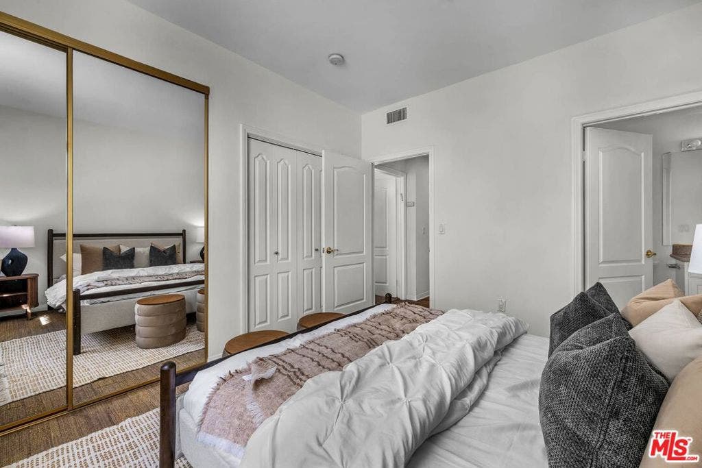 1100 S Clark Drive, #201, Los Angeles, CA 90035