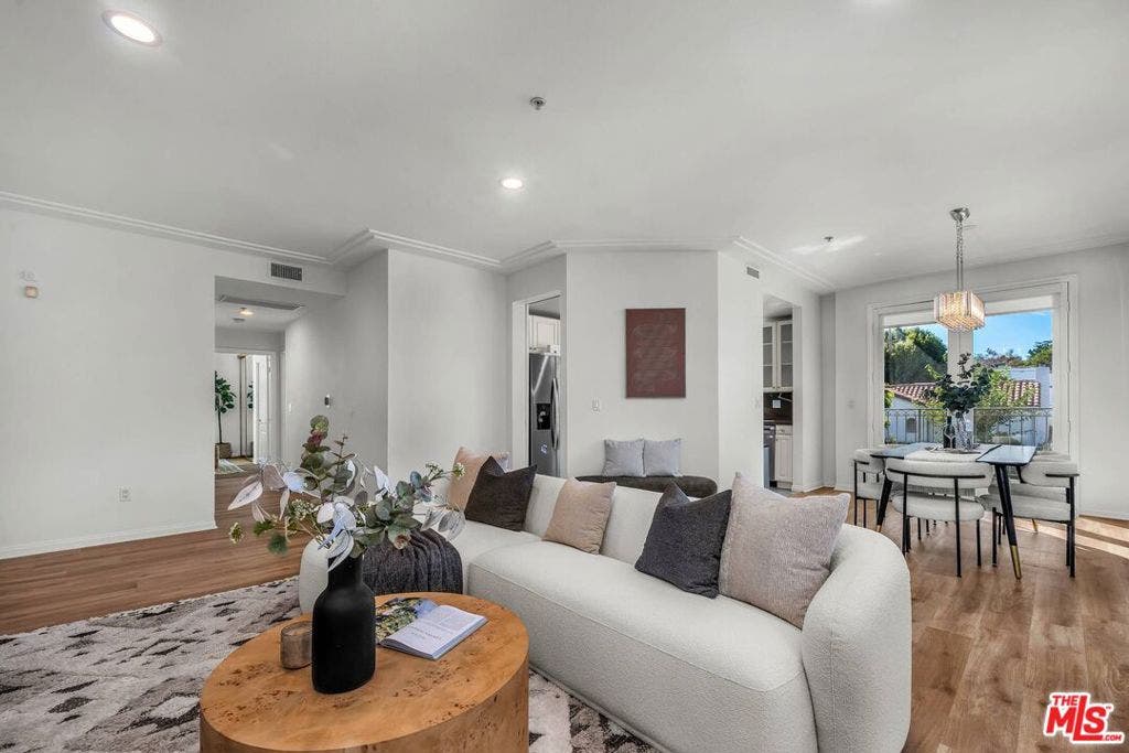1100 S Clark Drive, #201, Los Angeles, CA 90035