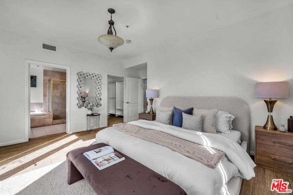1100 S Clark Drive, #201, Los Angeles, CA 90035