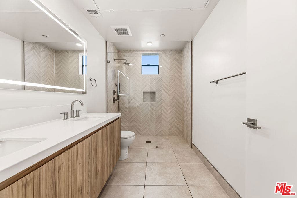 3659 Regal Pl, Los Angeles, Ca 90068, Usa, #3659 1/2, Los Angeles, CA 90068